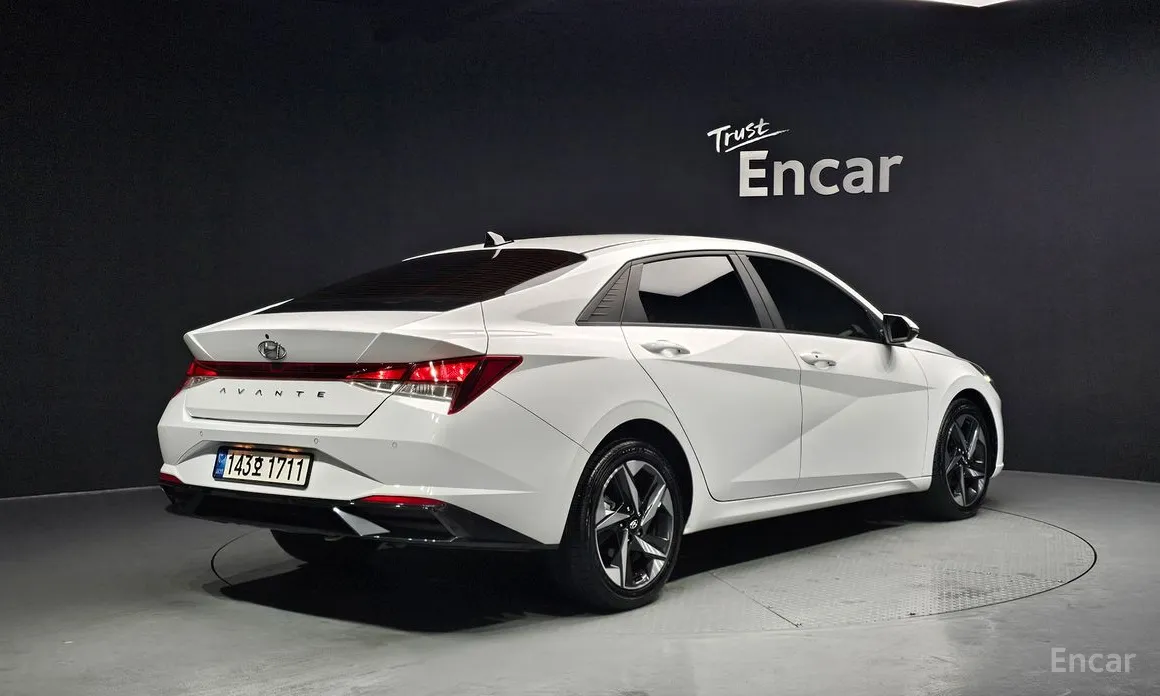 Фото 2 - Hyundai Avante