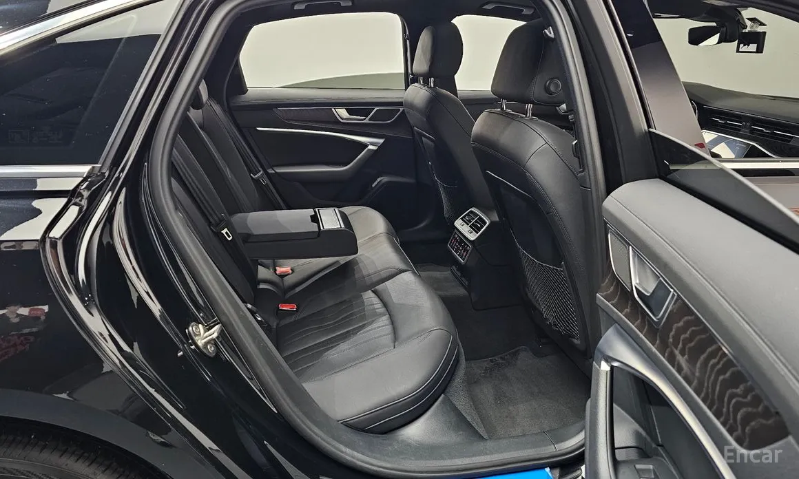 Фото 12 - Audi A6