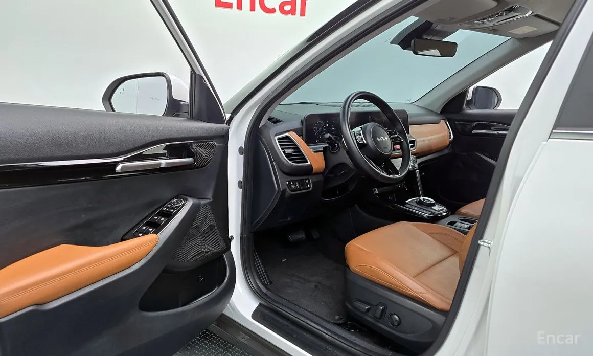 Фото 11 - Kia Seltos