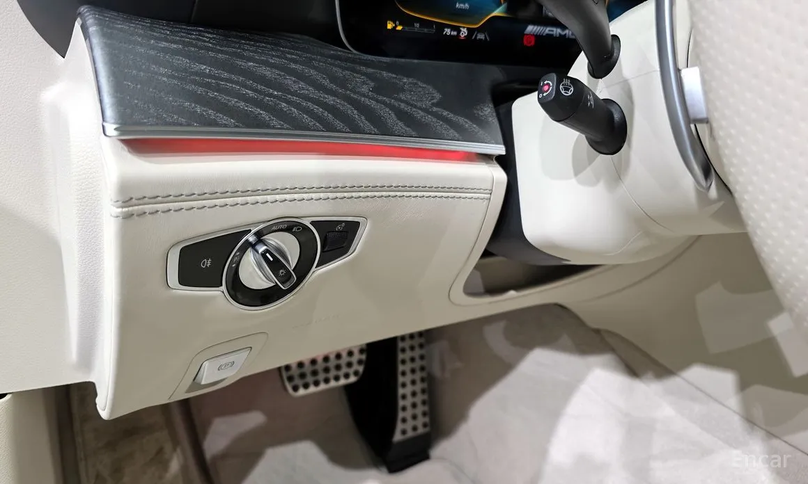 Фото 14 - Mercedes-Benz AMG GT