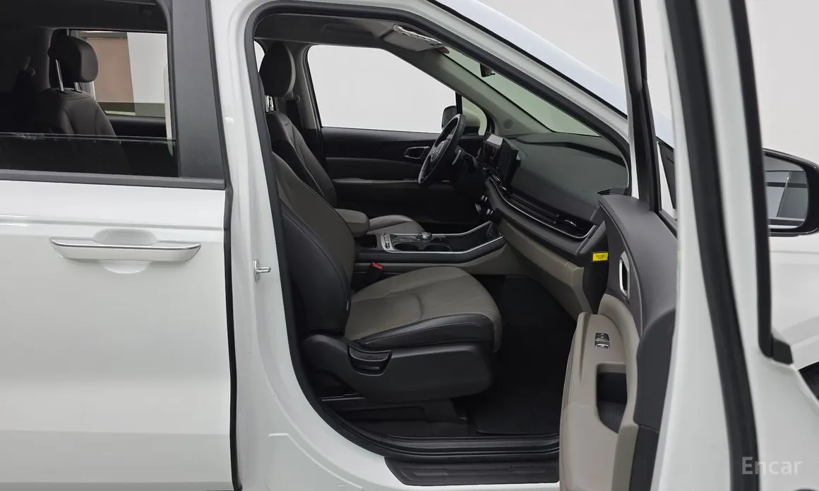 Фото 11 - Kia Carnival