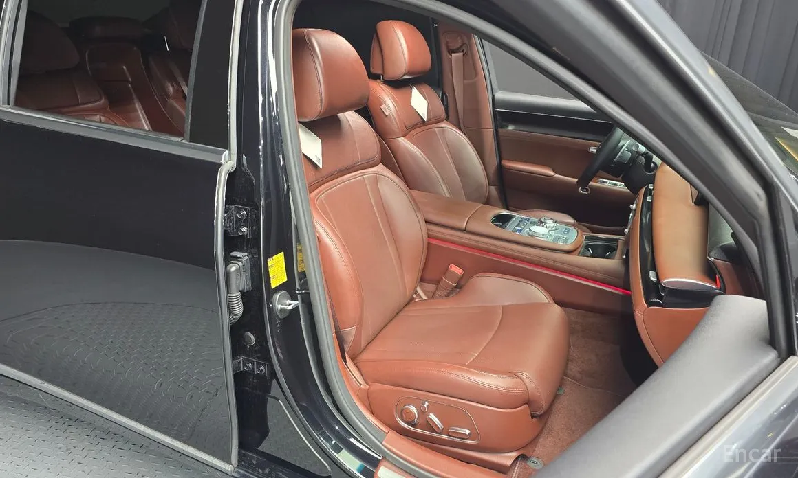 Фото 12 - Genesis G90