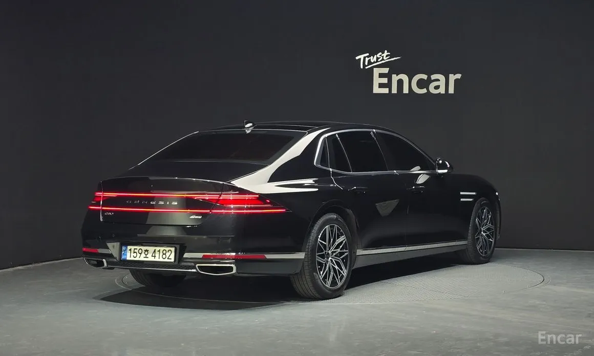 Фото 2 - Genesis G90