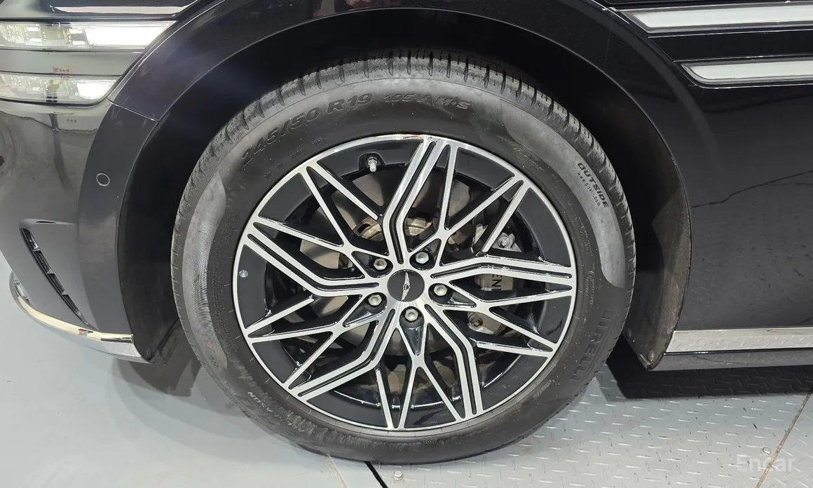 Фото 5 - Genesis G90