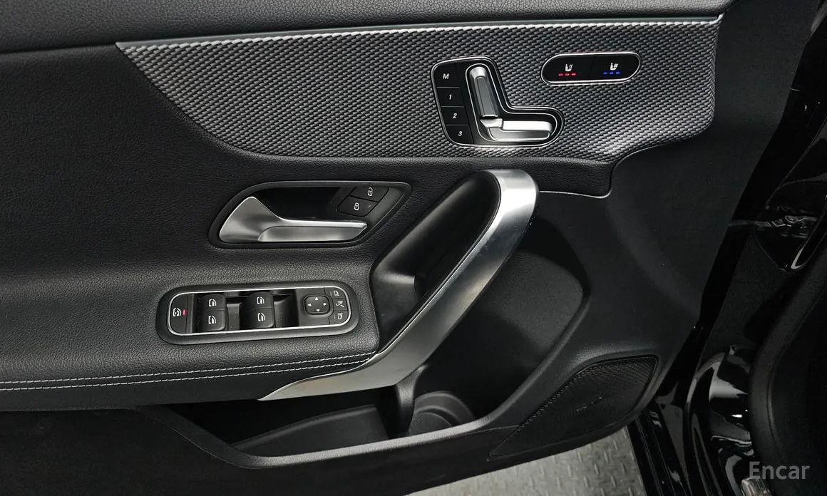 Фото 17 - Mercedes-Benz A-Class