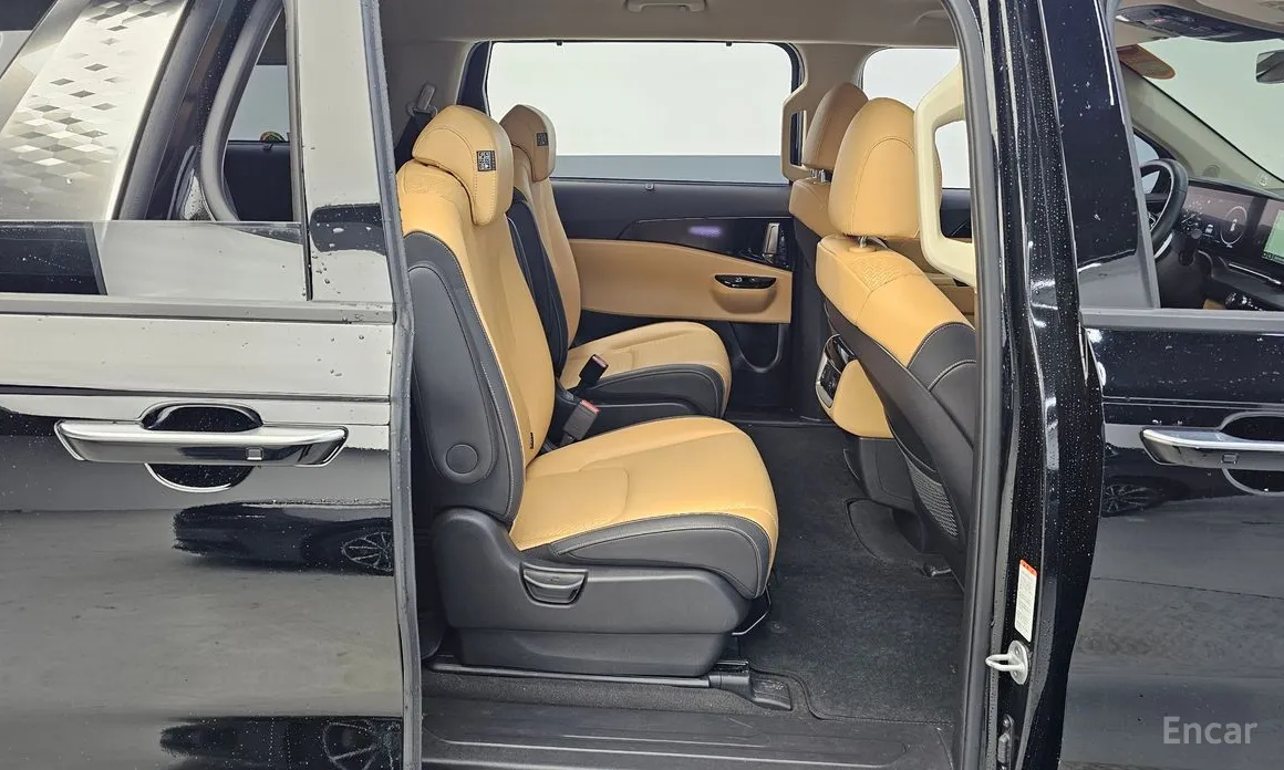 Фото 12 - Kia Carnival