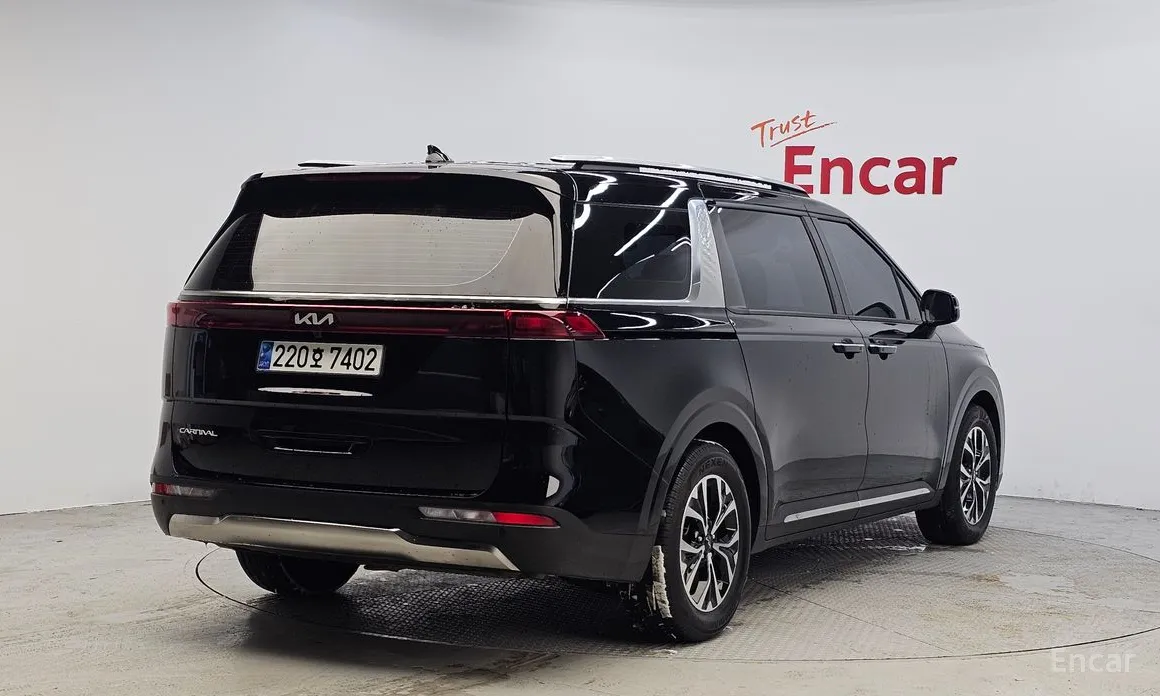 Фото 2 - Kia Carnival