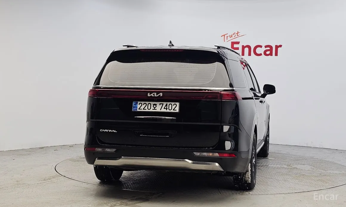 Фото 4 - Kia Carnival