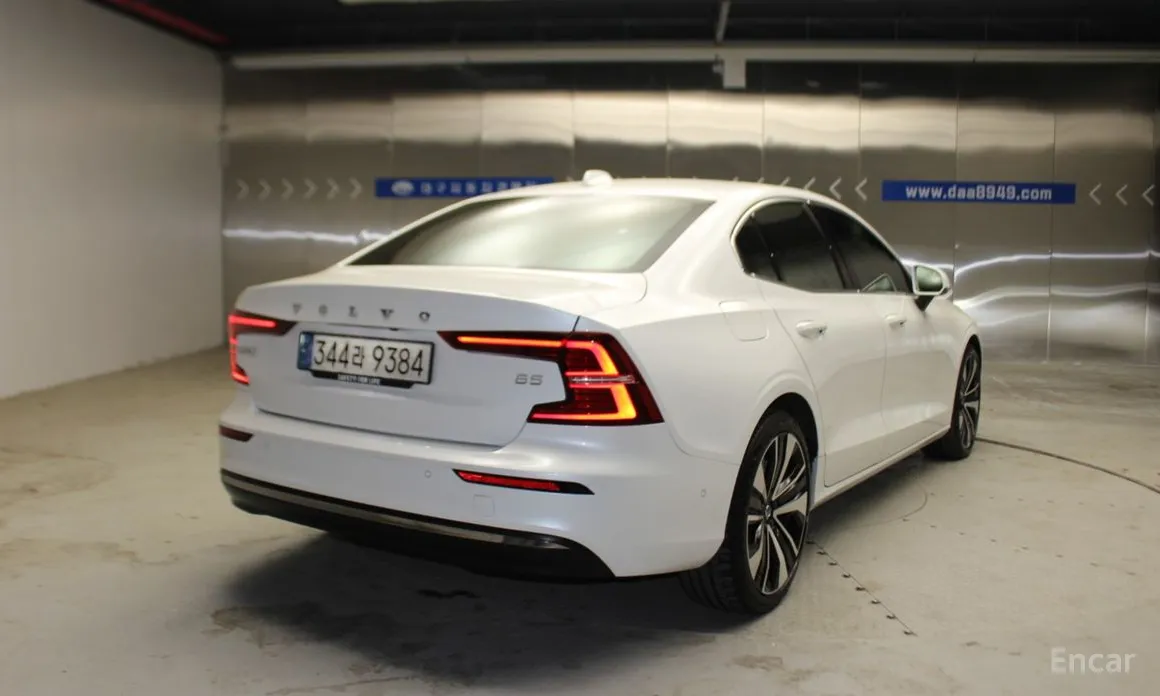 Фото 2 - Volvo S60