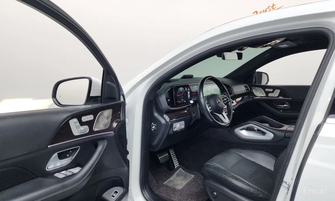 Фото 10 - Mercedes-Benz GLE-Class