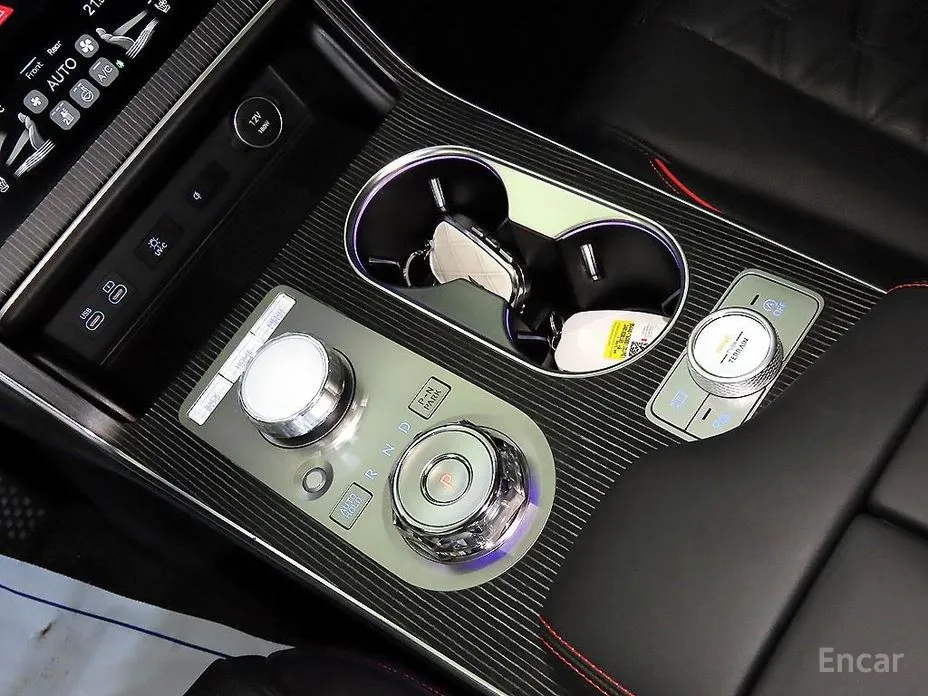 Фото 12 - Genesis GV80