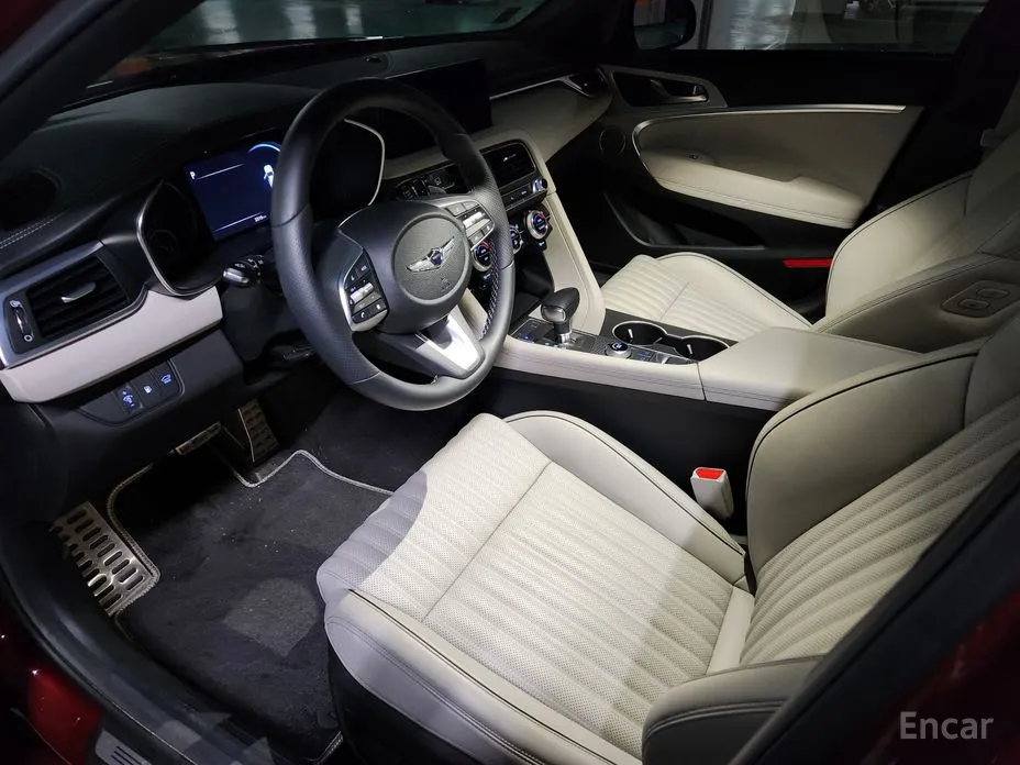 Фото 10 - Genesis G70