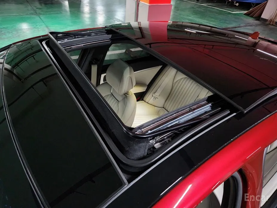 Фото 13 - Genesis G70