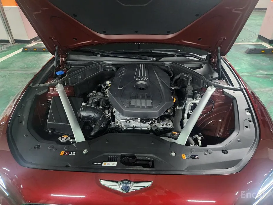 Фото 19 - Genesis G70