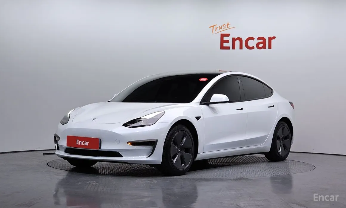 Фото 1 - Tesla Model 3