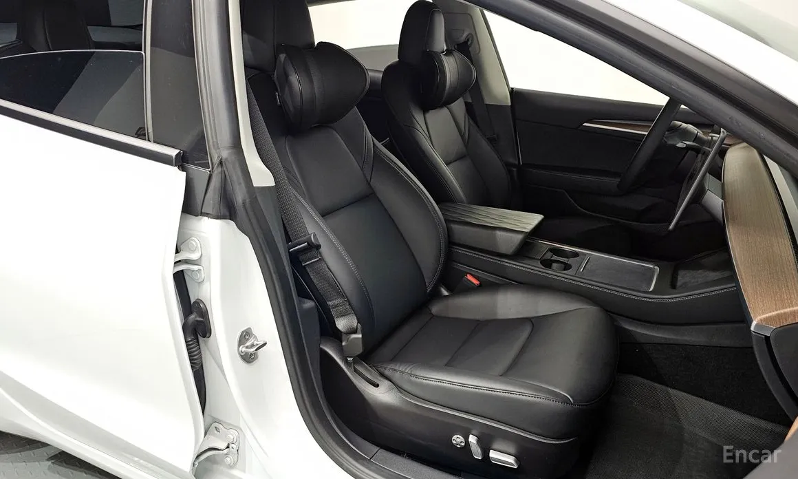 Фото 10 - Tesla Model 3