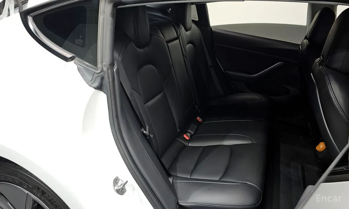 Фото 12 - Tesla Model 3