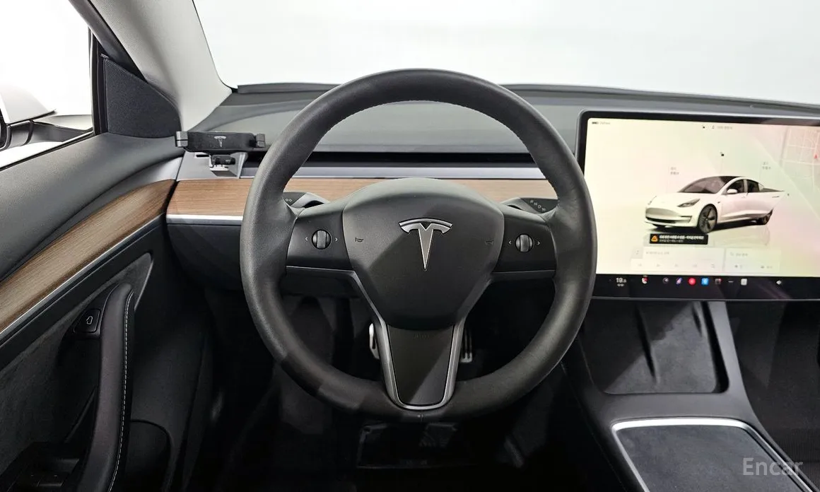 Фото 13 - Tesla Model 3