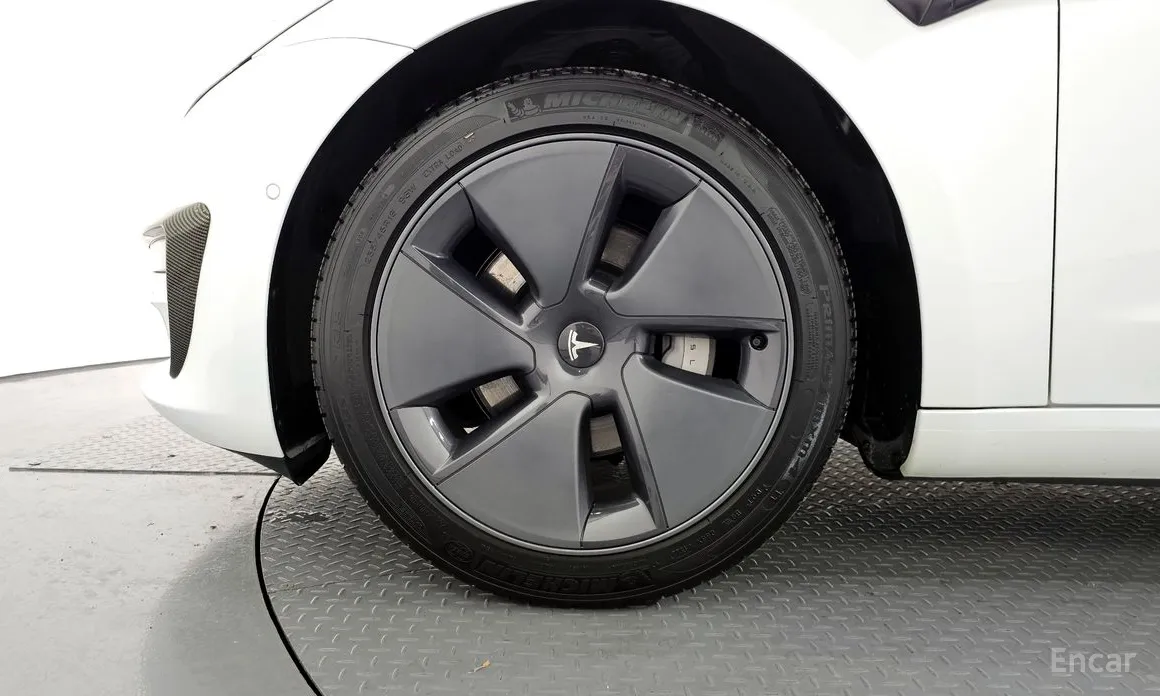 Фото 5 - Tesla Model 3