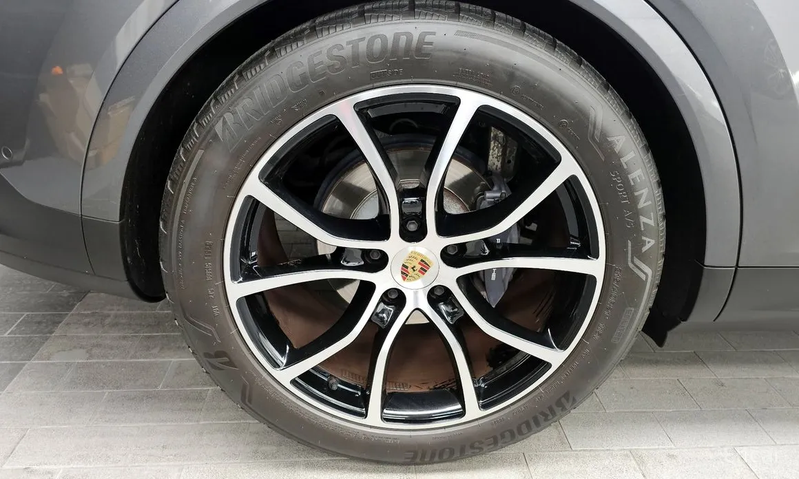 Фото 5 - Porsche Cayenne