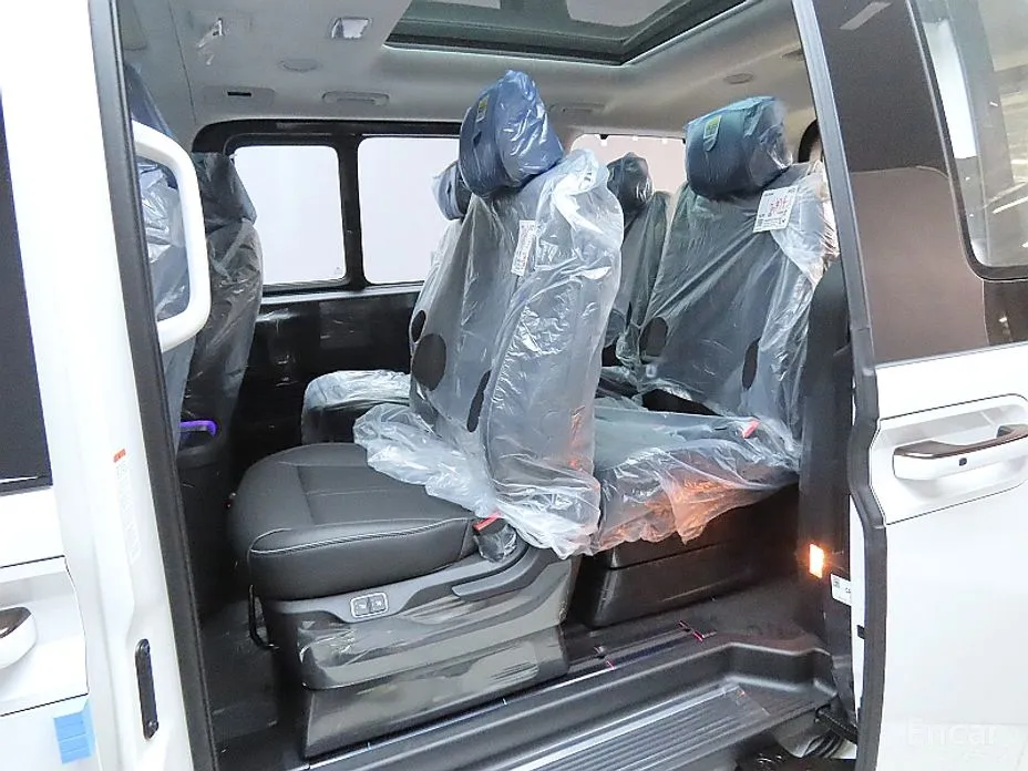 Фото 11 - Hyundai Staria