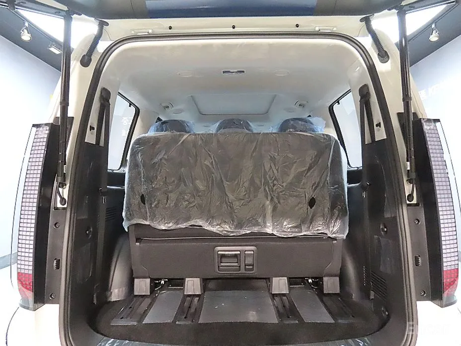 Фото 19 - Hyundai Staria