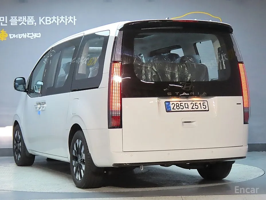 Фото 4 - Hyundai Staria