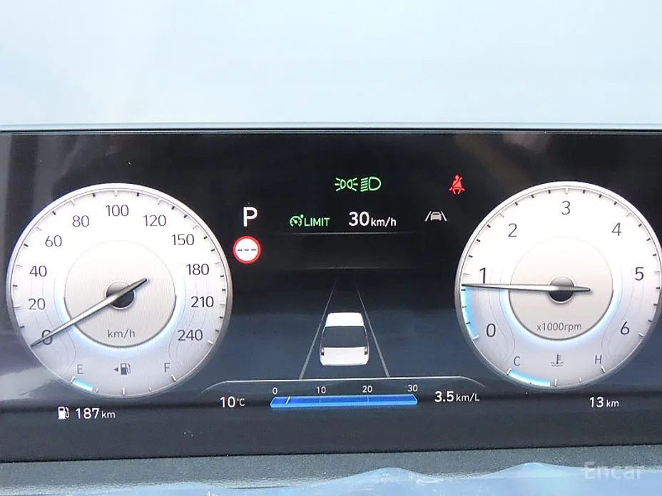 Фото 8 - Hyundai Staria