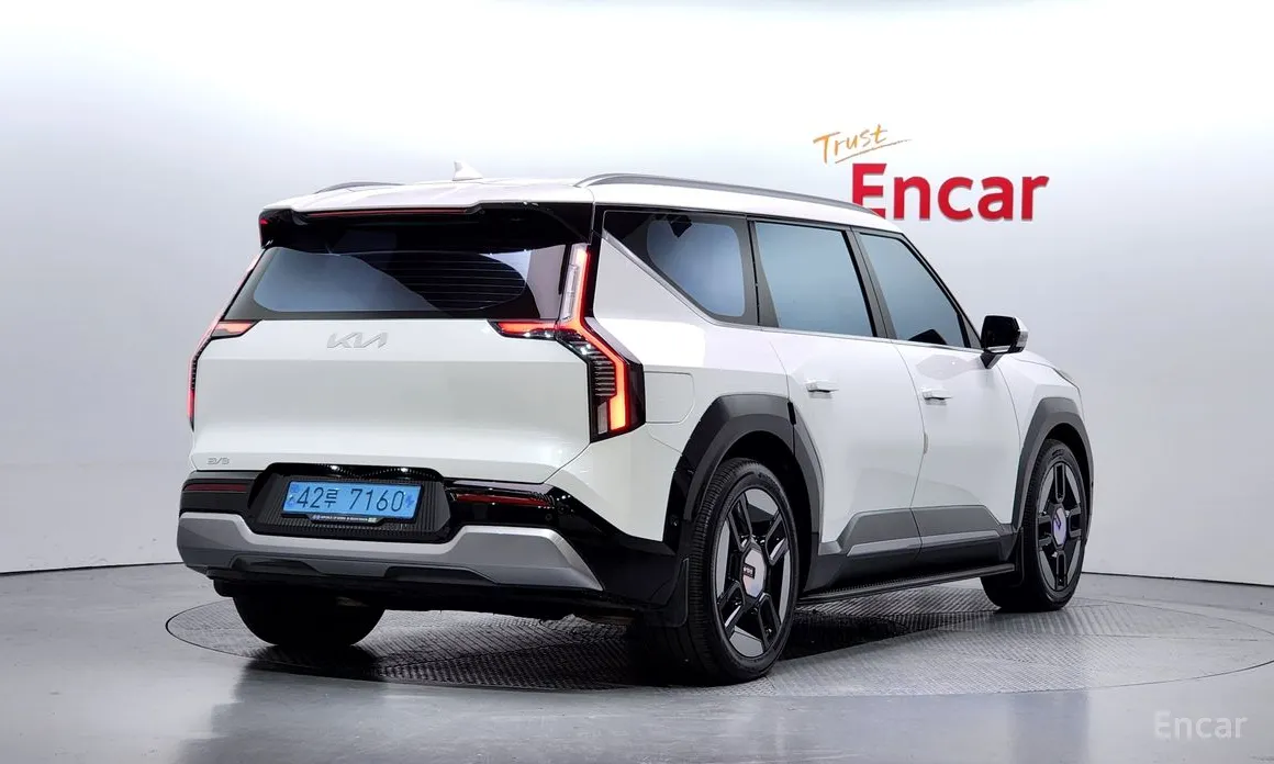 Фото 2 - Kia EV9