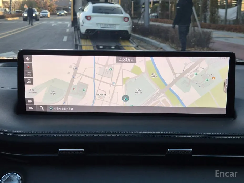 Фото 16 - Genesis GV70