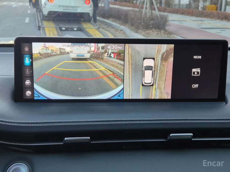 Фото 18 - Genesis GV70