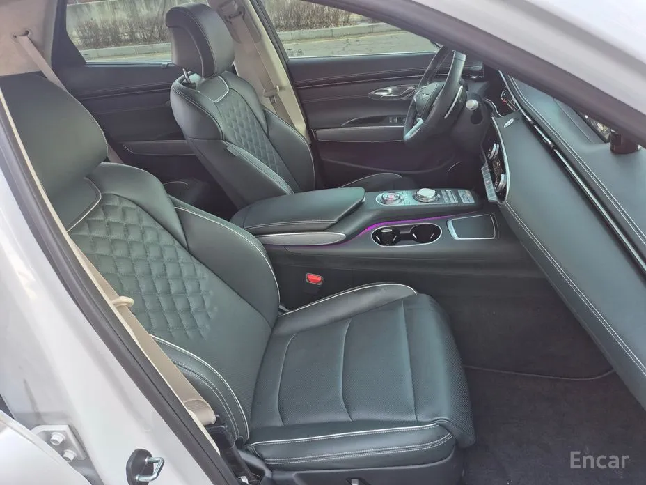 Фото 8 - Genesis GV70