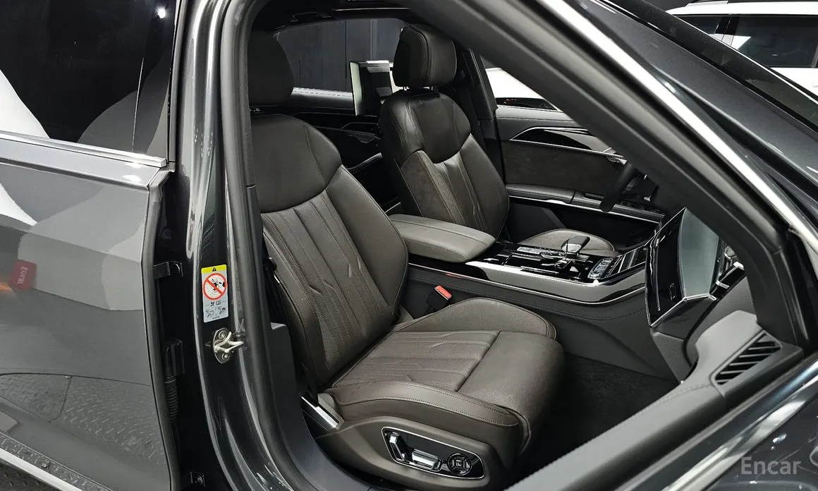 Фото 10 - Audi A8