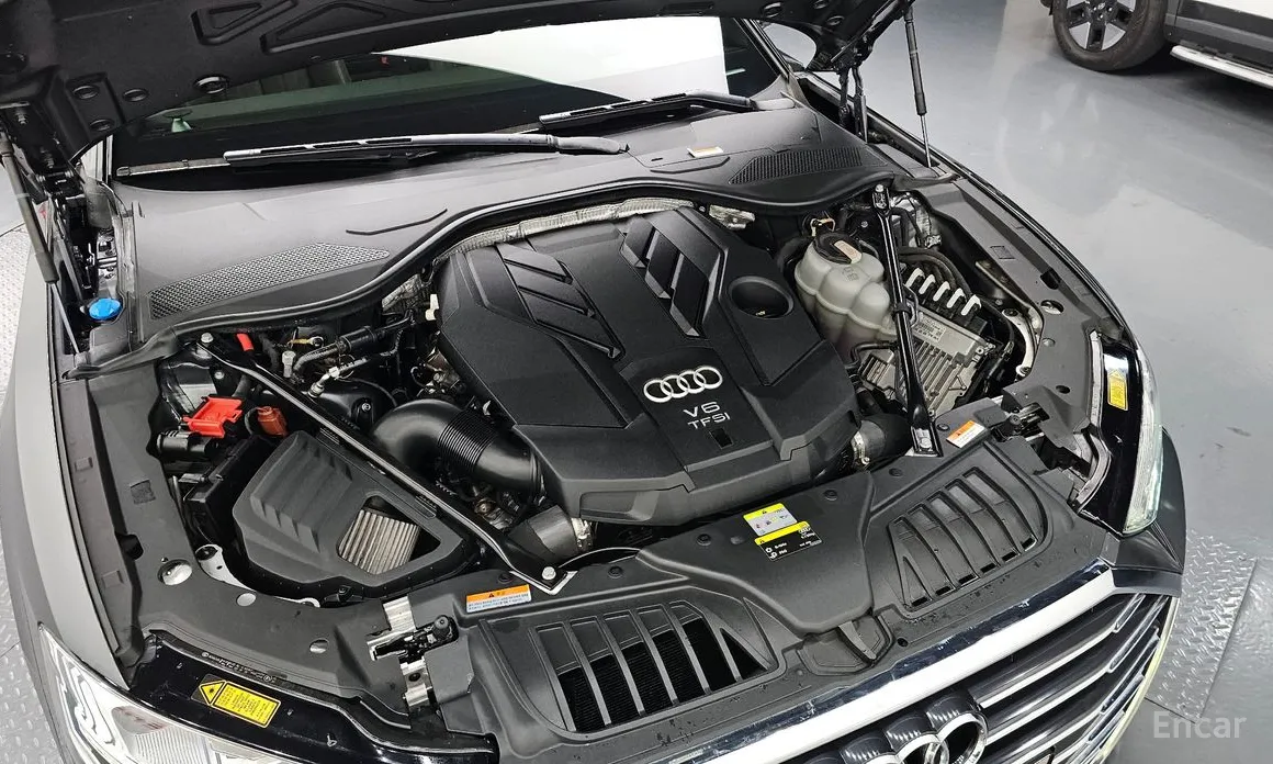 Фото 14 - Audi A8