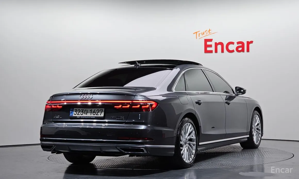 Фото 2 - Audi A8