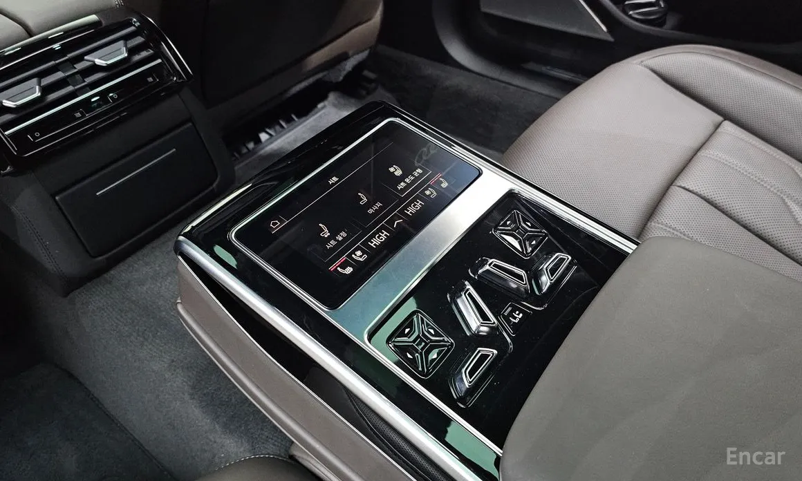 Фото 20 - Audi A8