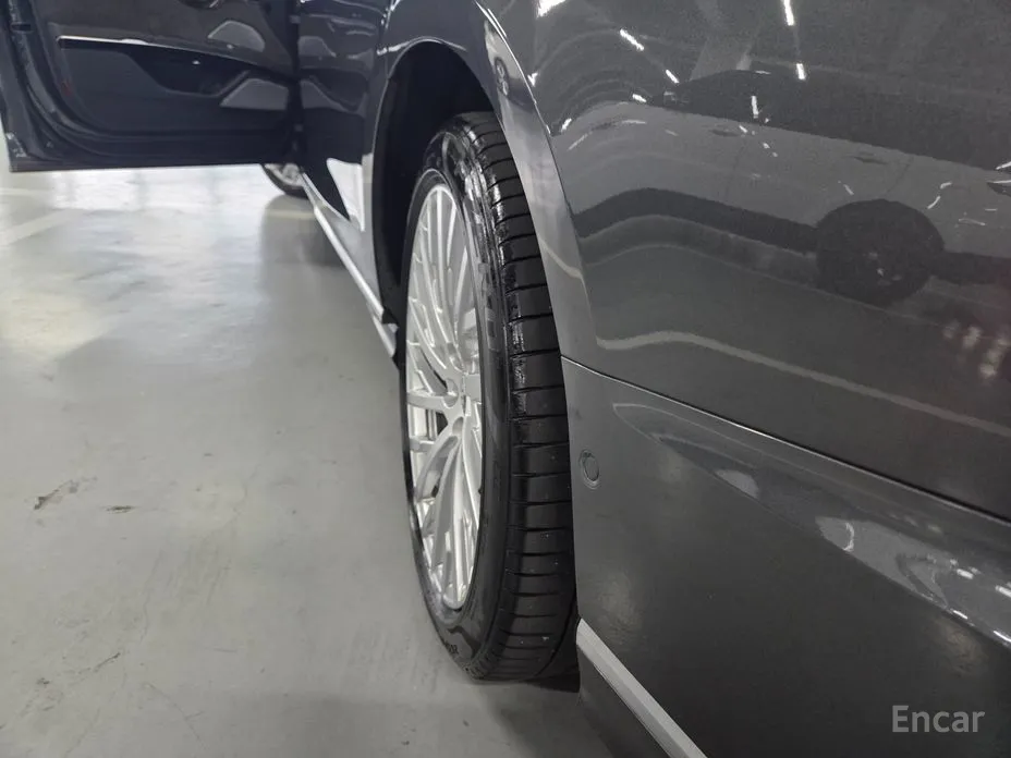 Фото 6 - Audi A8