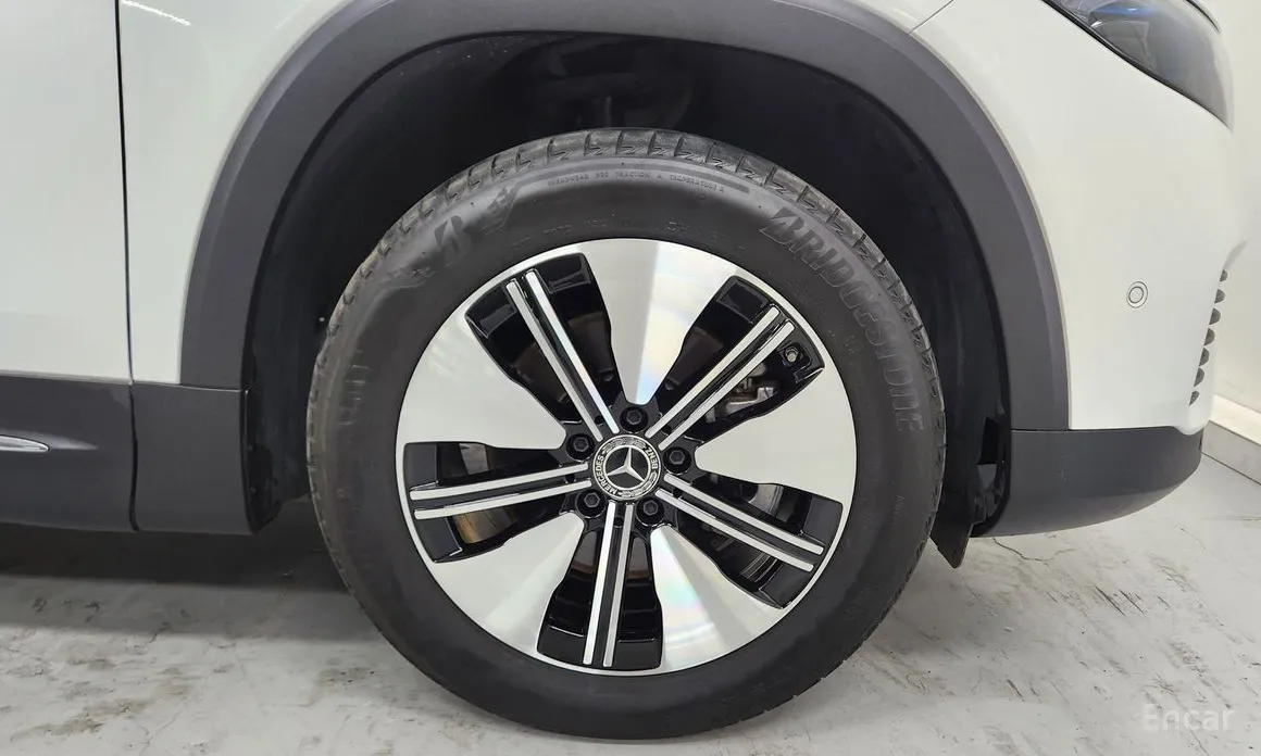 Фото 5 - Mercedes-Benz EQB