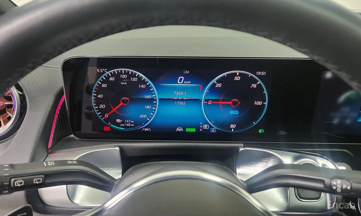 Фото 8 - Mercedes-Benz EQB