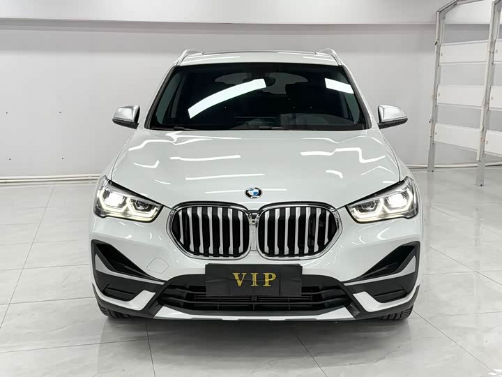 Фото 2 - BMW X1