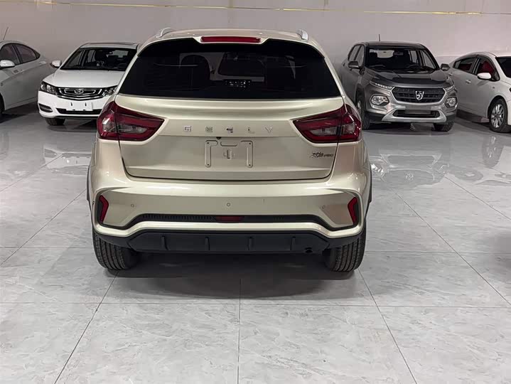 Фото 7 - Geely Vision X3