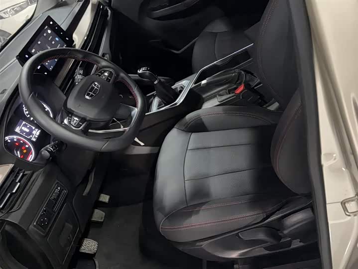 Фото 8 - Geely Vision X3