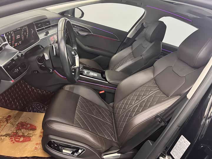 Фото 8 - Audi A8