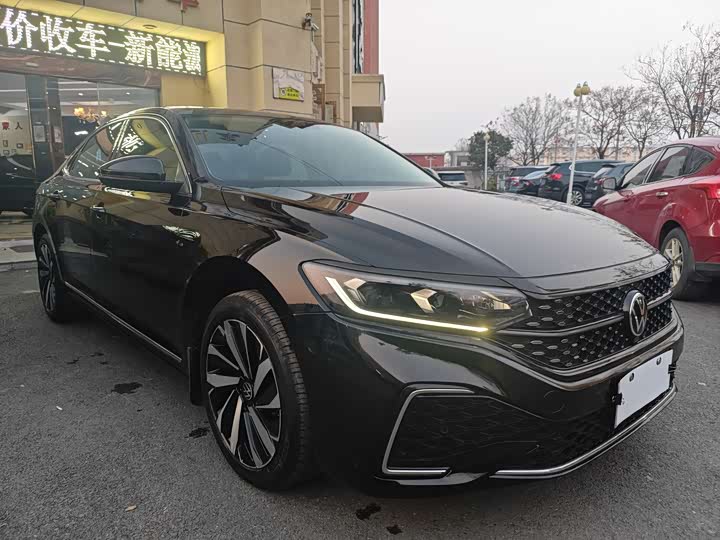 Фото 3 - Volkswagen Passat