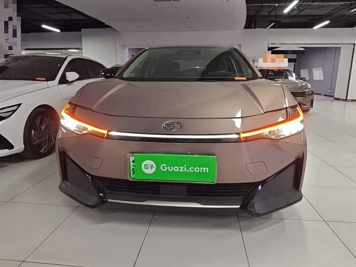 Фото 3 - Toyota bZ3