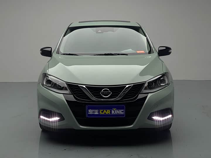 Фото 2 - Nissan Tiida