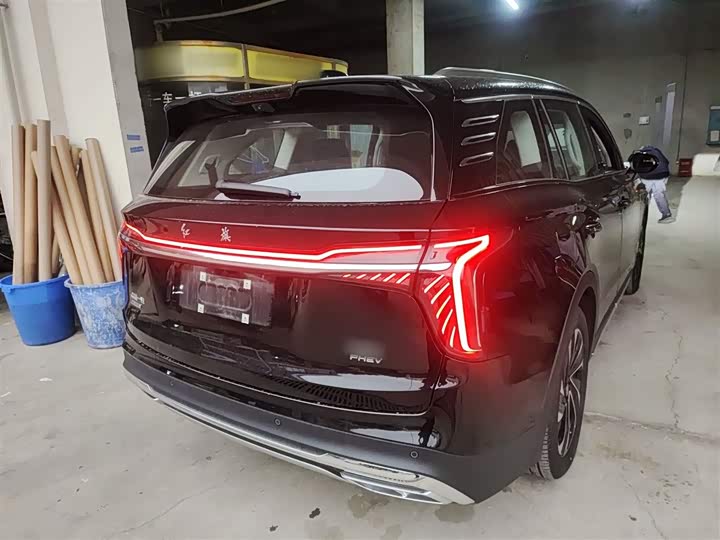 Фото 7 - Hongqi HS7 Hybrid