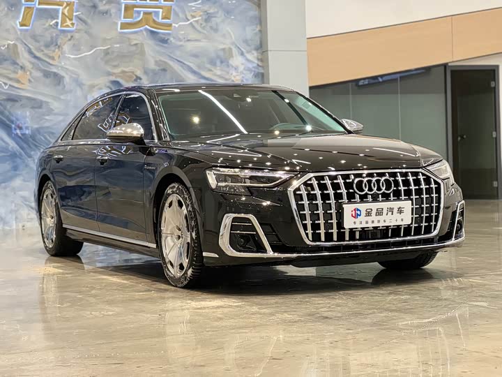 Фото 3 - Audi A8