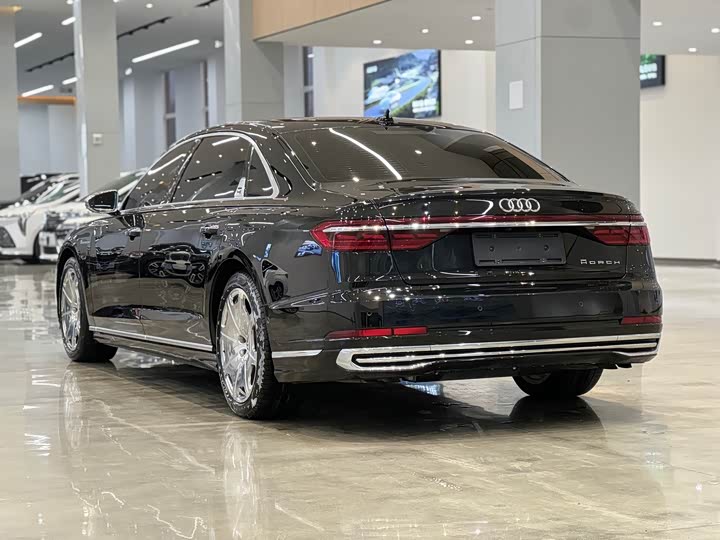 Фото 6 - Audi A8