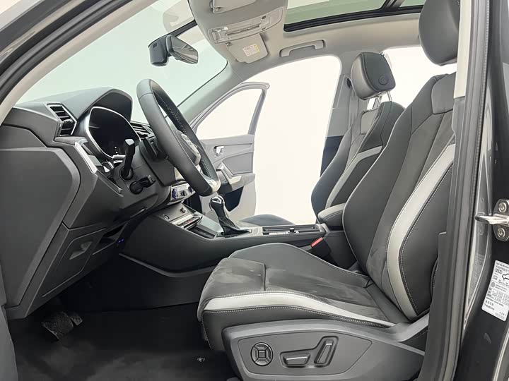 Фото 7 - Audi Q3